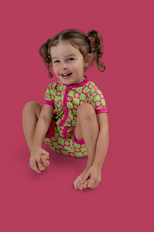 WILD DAISY CHECKERS DREAM SHORTIE