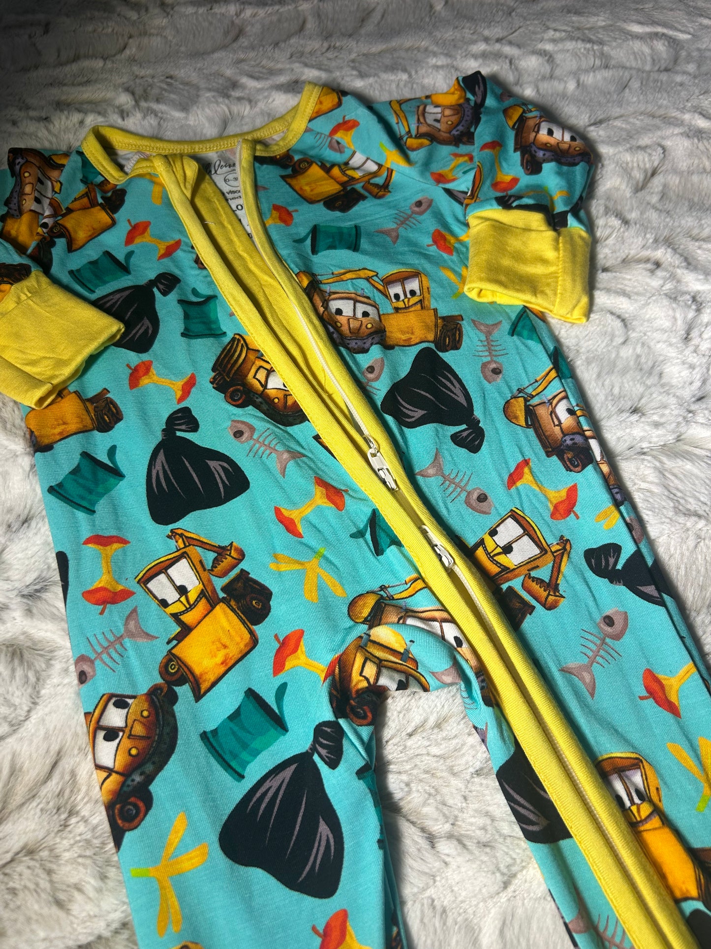 Stinky and dirty show bamboo zippy