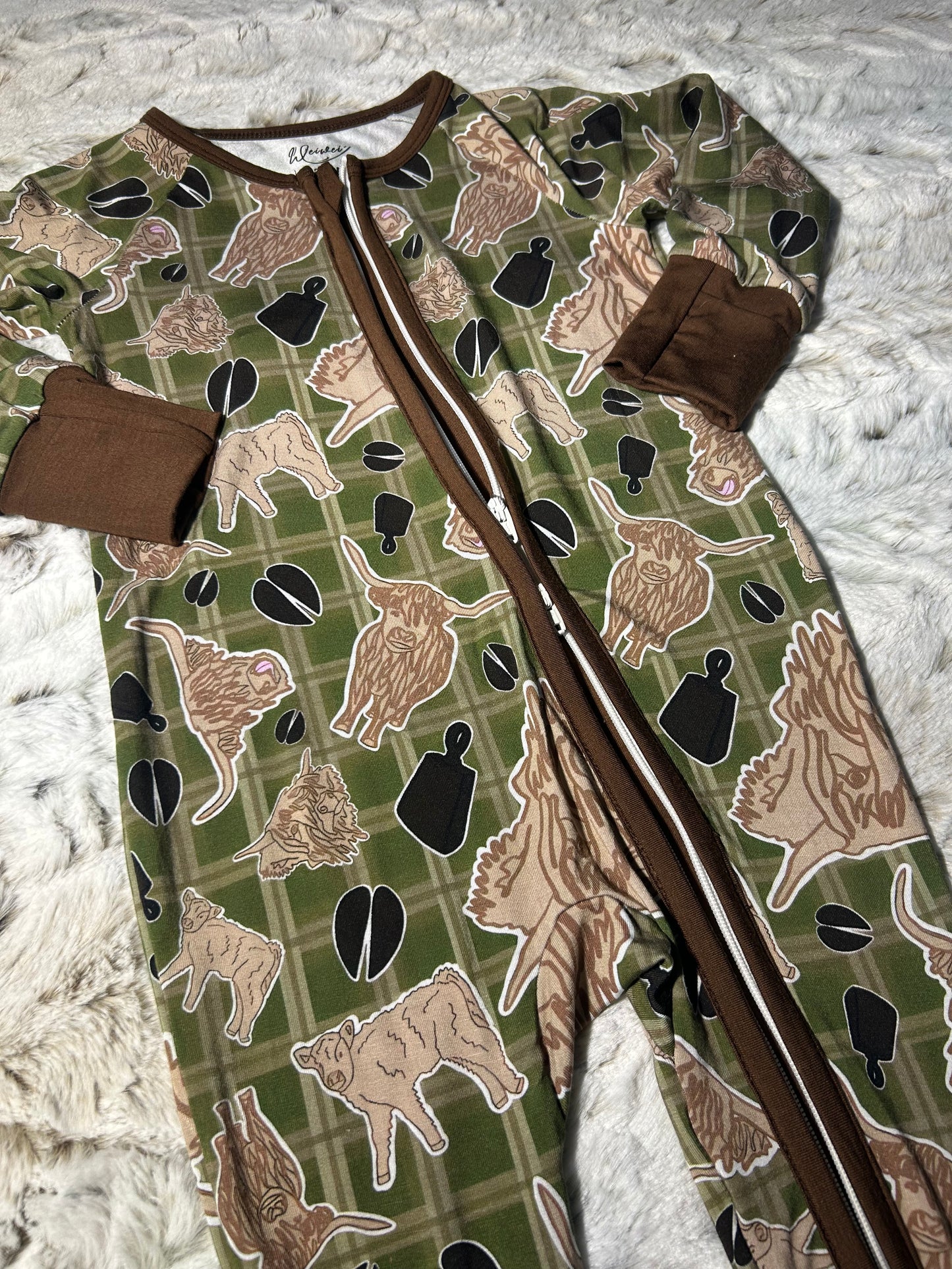 Highland cow bamboo zippy