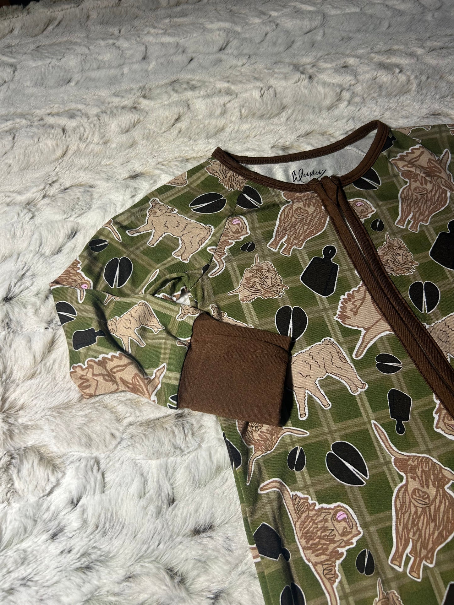 Highland cow bamboo zippy