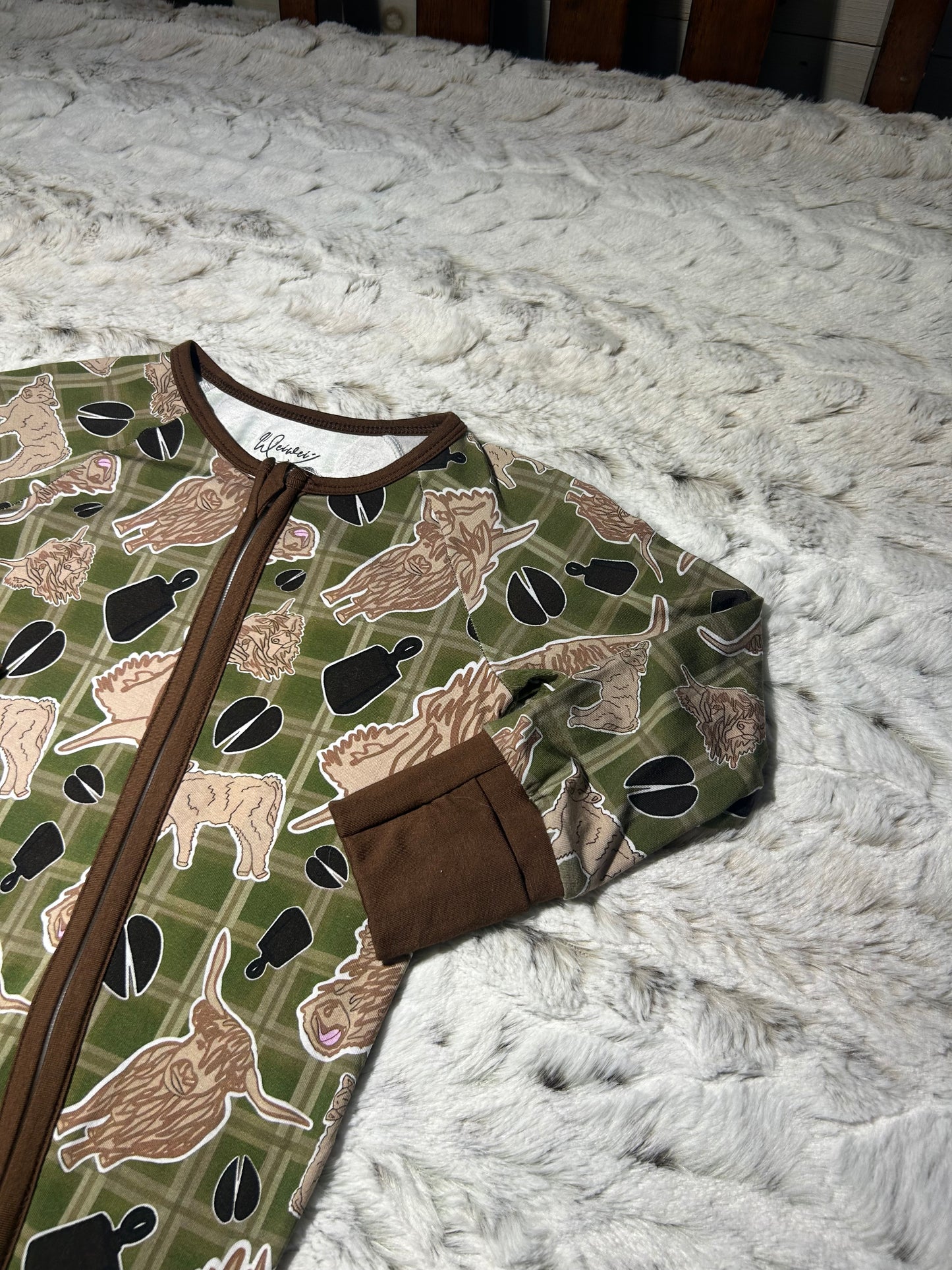 Highland cow bamboo zippy