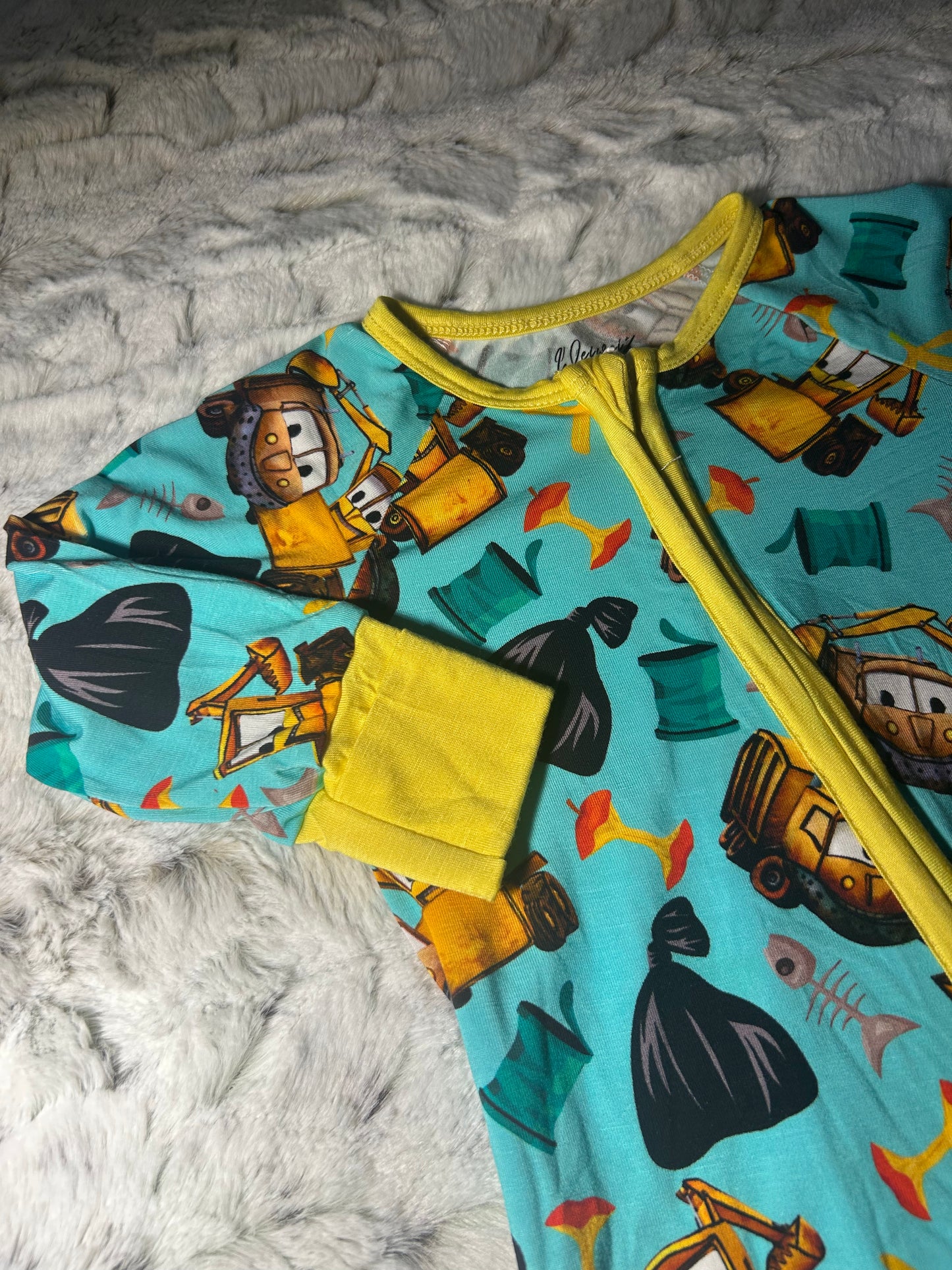 Stinky and dirty show bamboo zippy